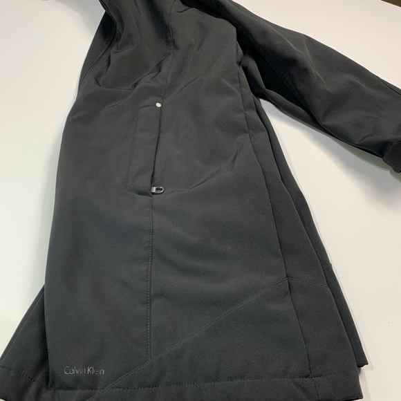 Calvin Klein Water Resistant Breathable Shell - Picture 3 of 12